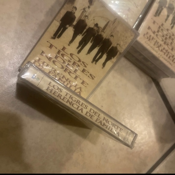 Los Tigres del Norte 2 cassettes - Picture 3 of 3